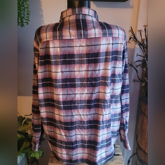 Tilley Pink and Grey Plaid Button Up Shirt XXL - Picture 6 of 7